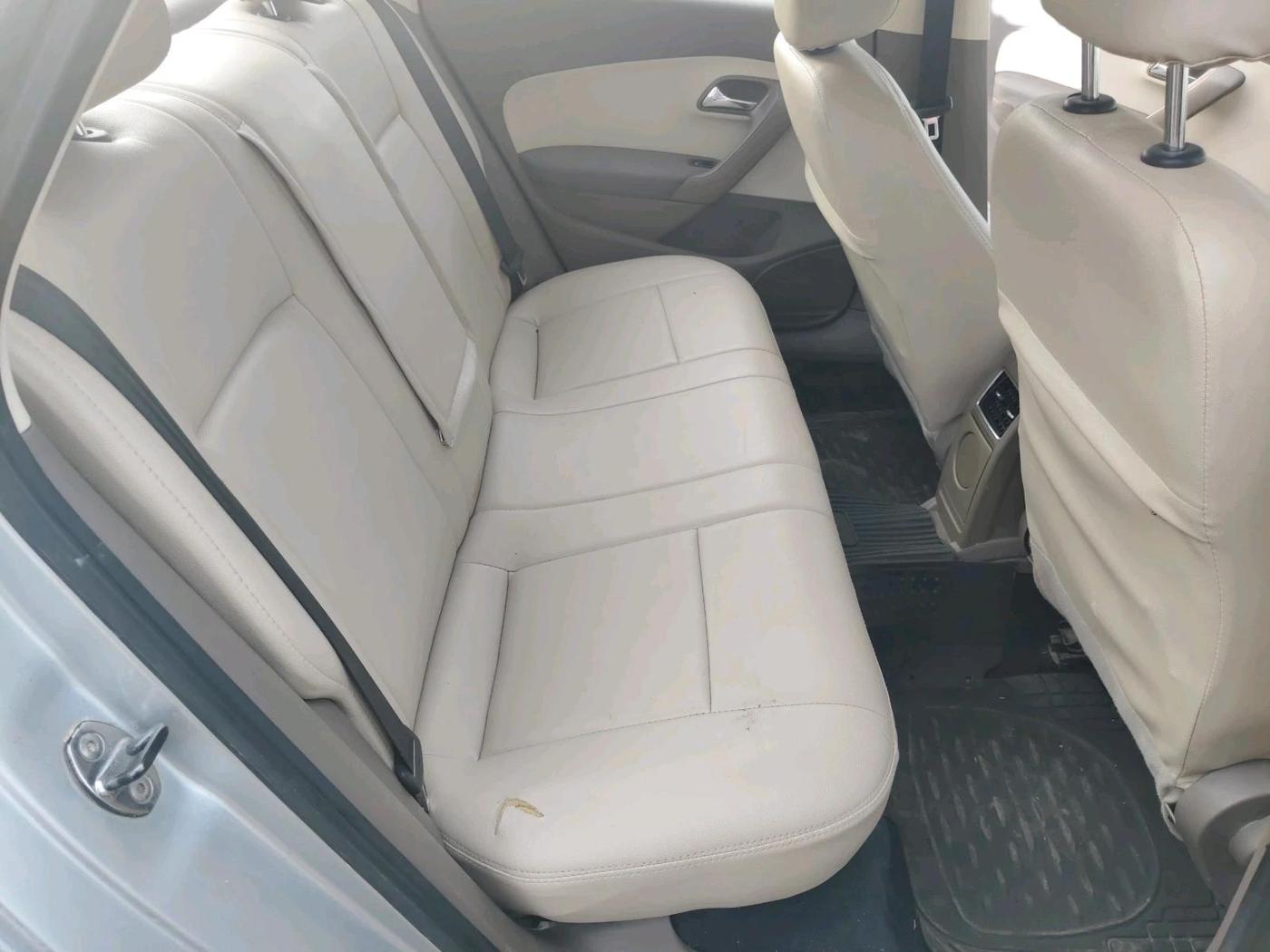2013 Skoda Rapid AMBITION 1.6 MPI AT, CNG, Automatic, 1,02,102 km, interior