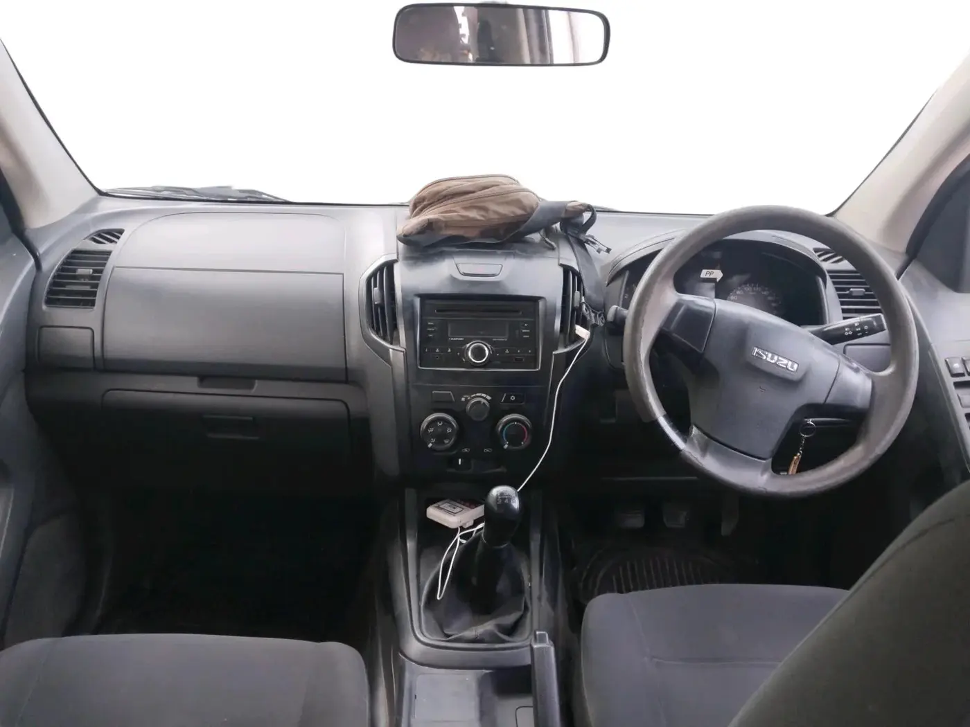 2017 ISUZU D-MAX S-CAB 2.5 TD, Diesel, Manual, 1,46,490 km, interior