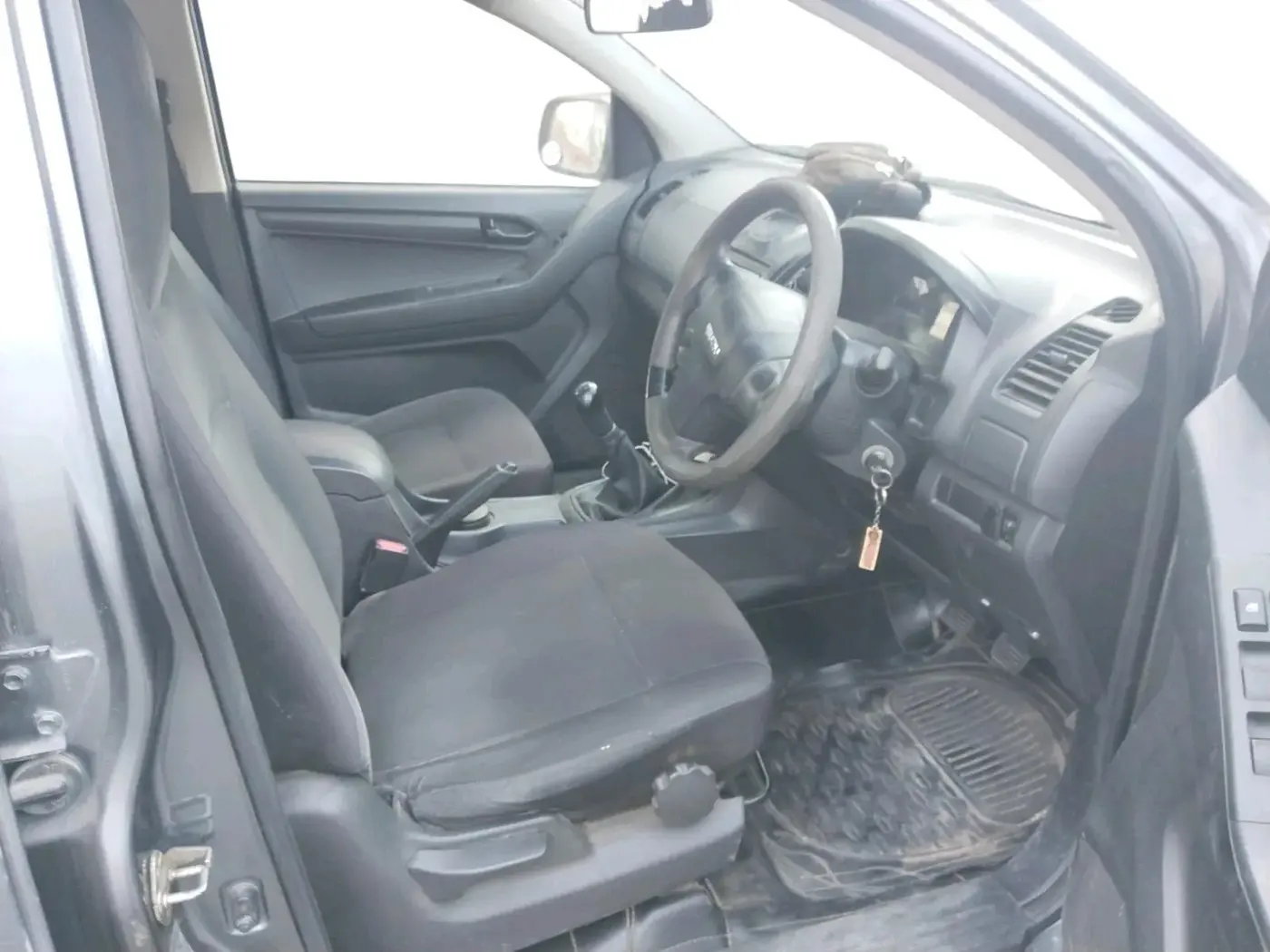 2017 ISUZU D-MAX S-CAB 2.5 TD, Diesel, Manual, 1,46,490 km, interior