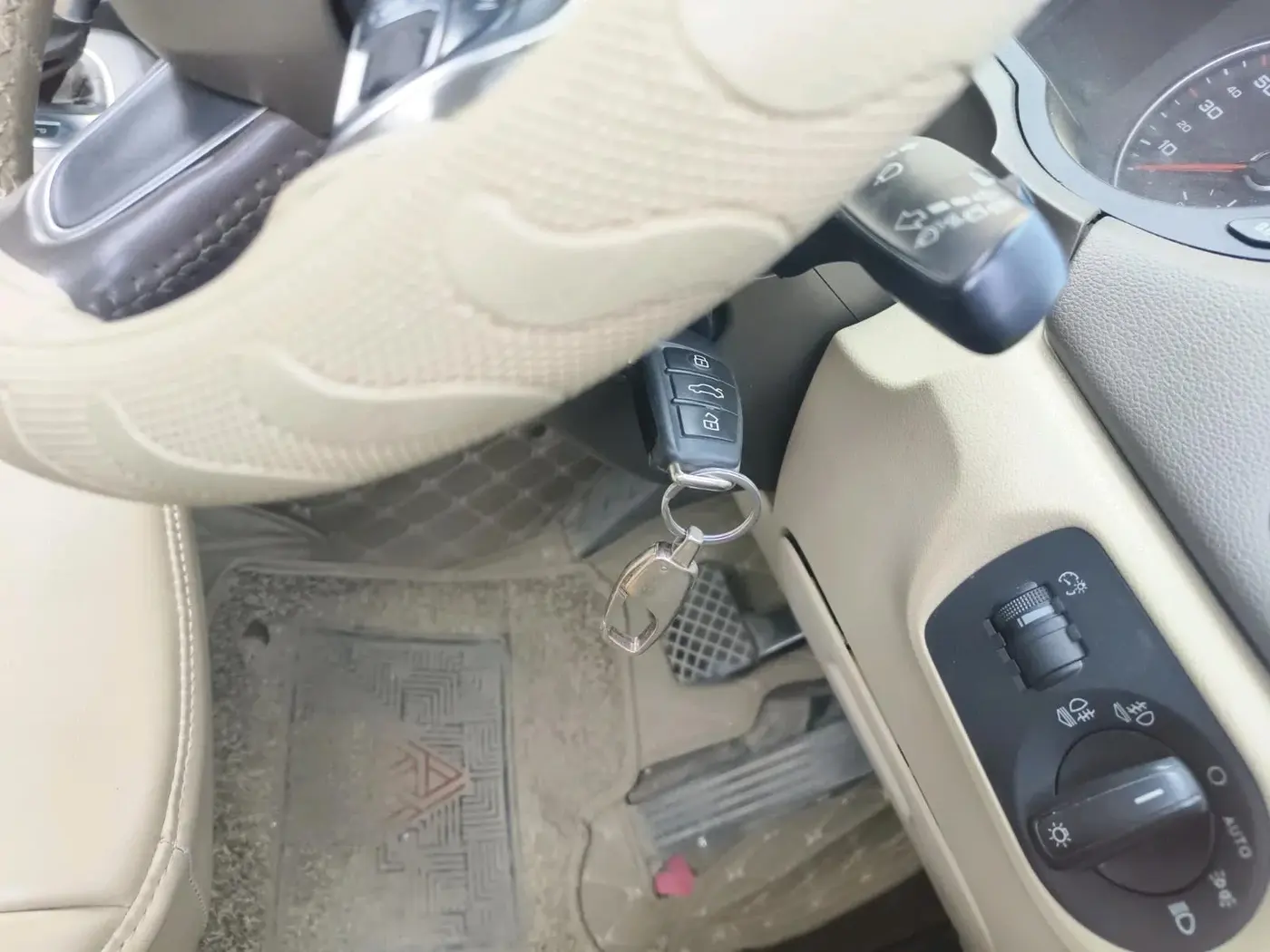 2015 Audi Q3 35 TDI Quattro, Diesel, Automatic, 1,10,098 km, interior