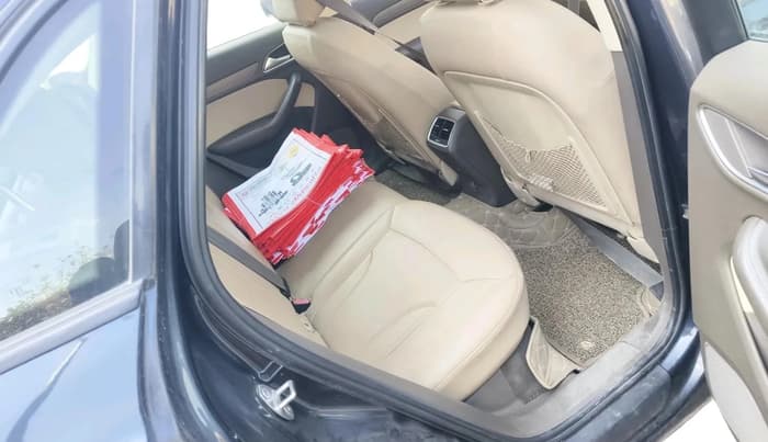 2015 Audi Q3 35 TDI Quattro, Diesel, Automatic, 1,10,098 km, interior
