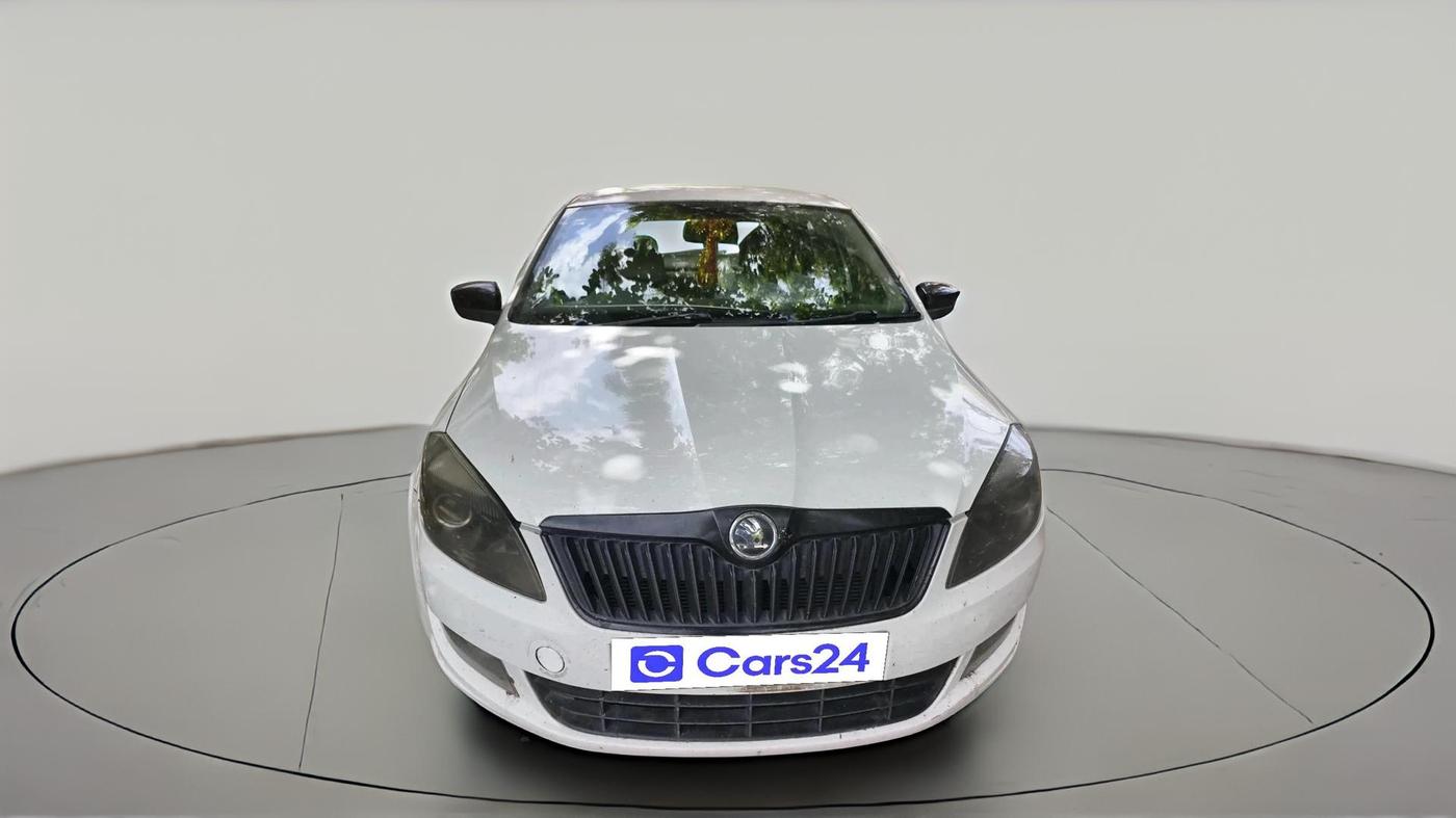 2015 Skoda Rapid 1.5 TDI CR ELEGANCE PLUS AT, Diesel, Automatic, 1,39,188 km, exterior