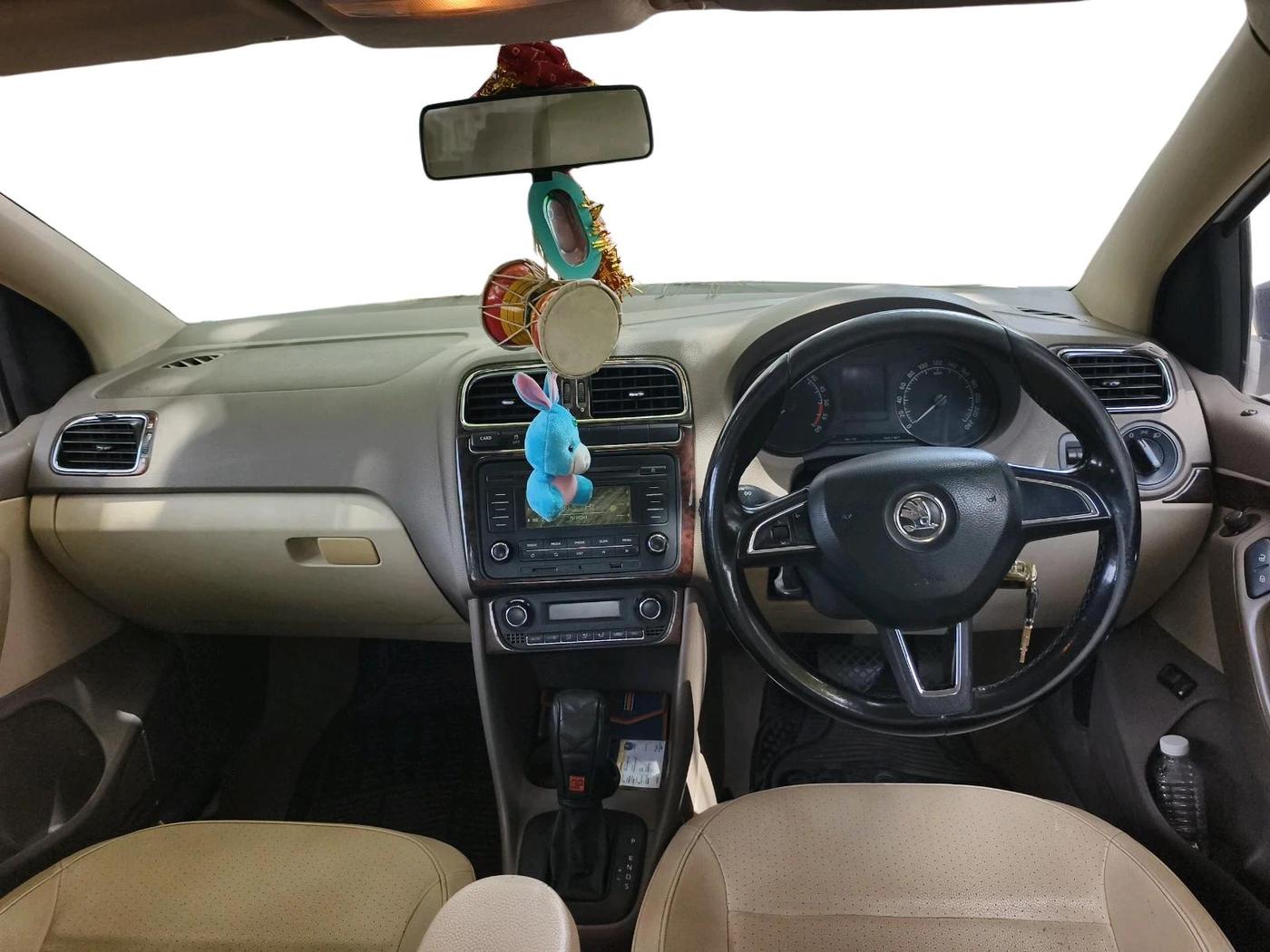 2015 Skoda Rapid 1.5 TDI CR ELEGANCE PLUS AT, Diesel, Automatic, 1,39,188 km, interior