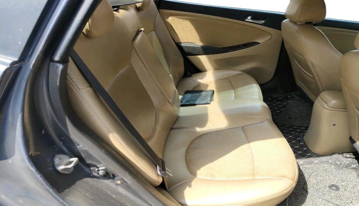 2014 Hyundai Verna FLUIDIC 1.6 CRDI SX, Diesel, Manual, 86,283 km, interior