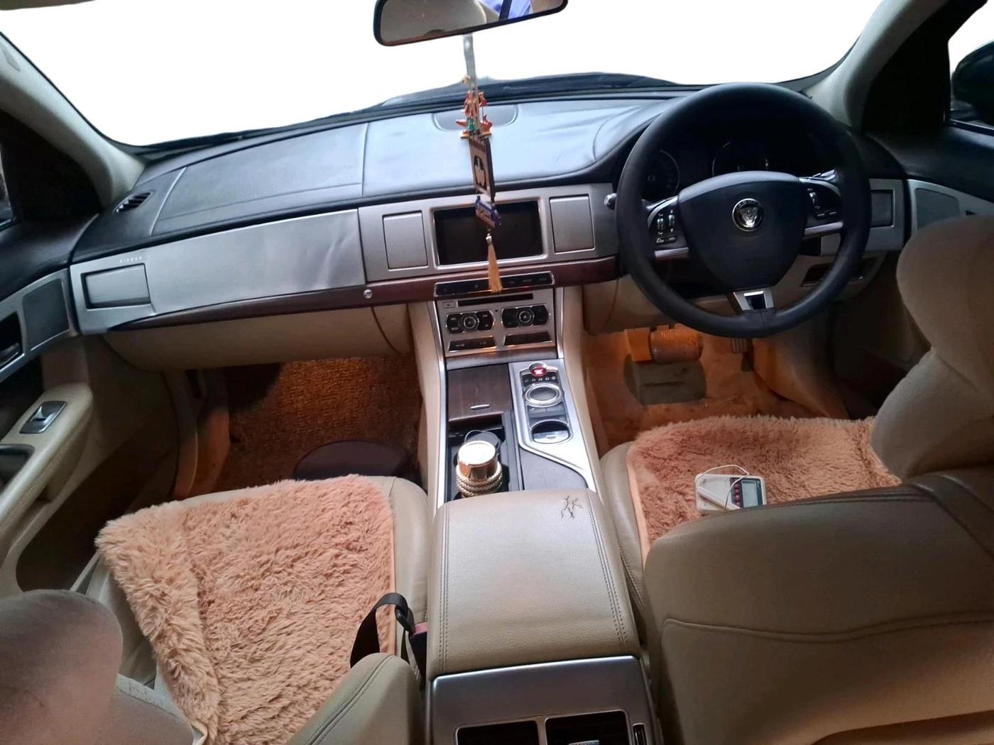 2014 Jaguar XF 2.2 DIESEL LUXURY, Diesel, Automatic, 90,020 km, interior