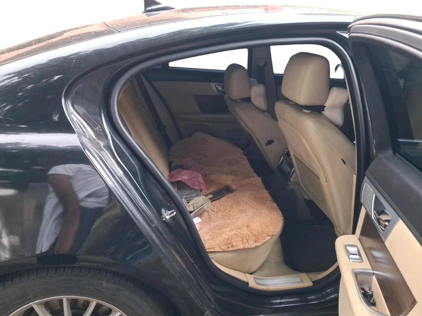 2014 Jaguar XF 2.2 DIESEL LUXURY, Diesel, Automatic, 90,020 km, interior