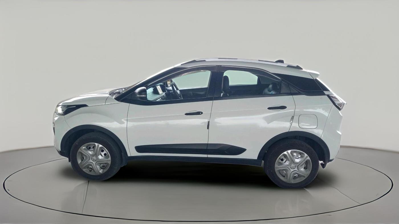 2022 Tata NEXON XE PETROL, CNG, Manual, 40,937 km, exterior