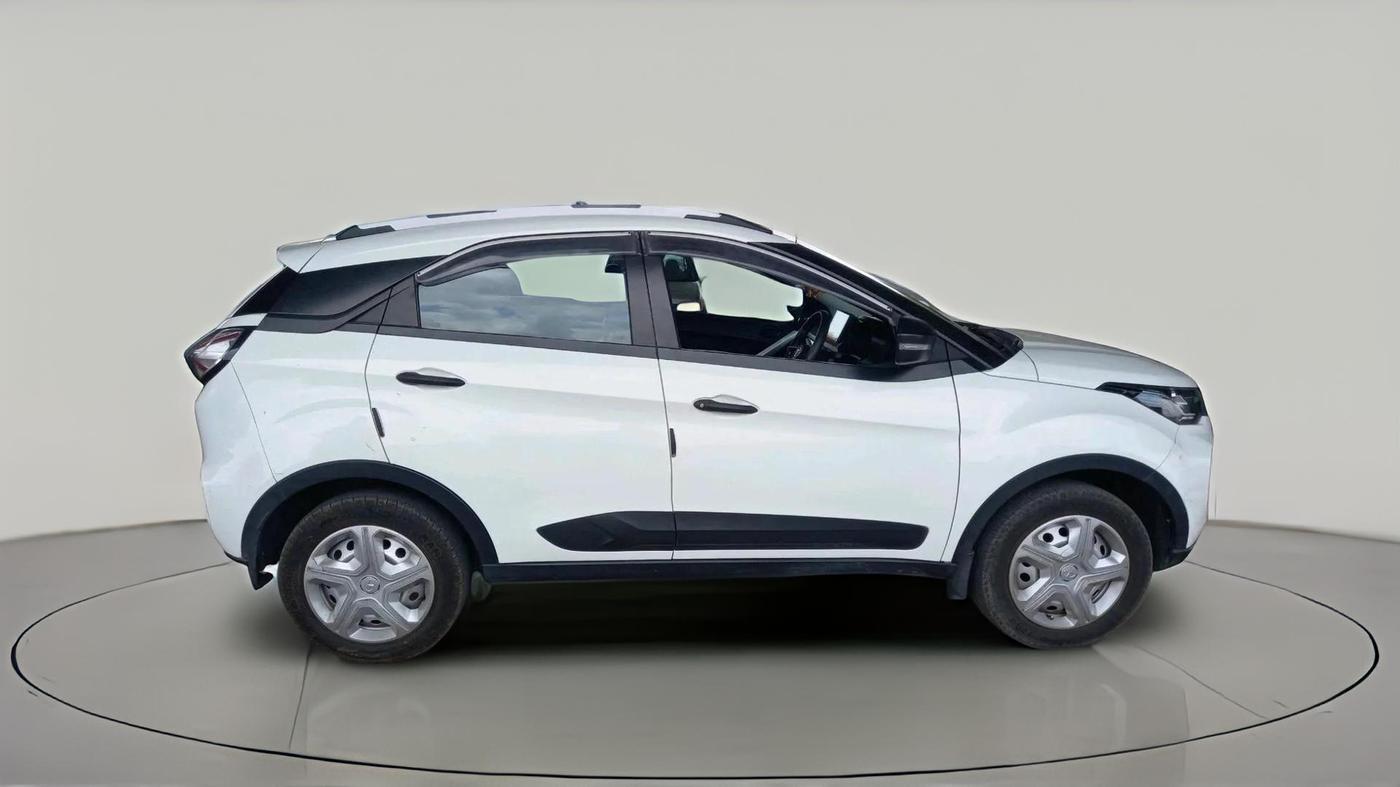 2022 Tata NEXON XE PETROL, CNG, Manual, 40,937 km, exterior