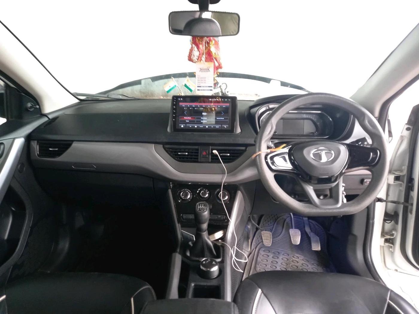 2022 Tata NEXON XE PETROL, CNG, Manual, 40,937 km, interior