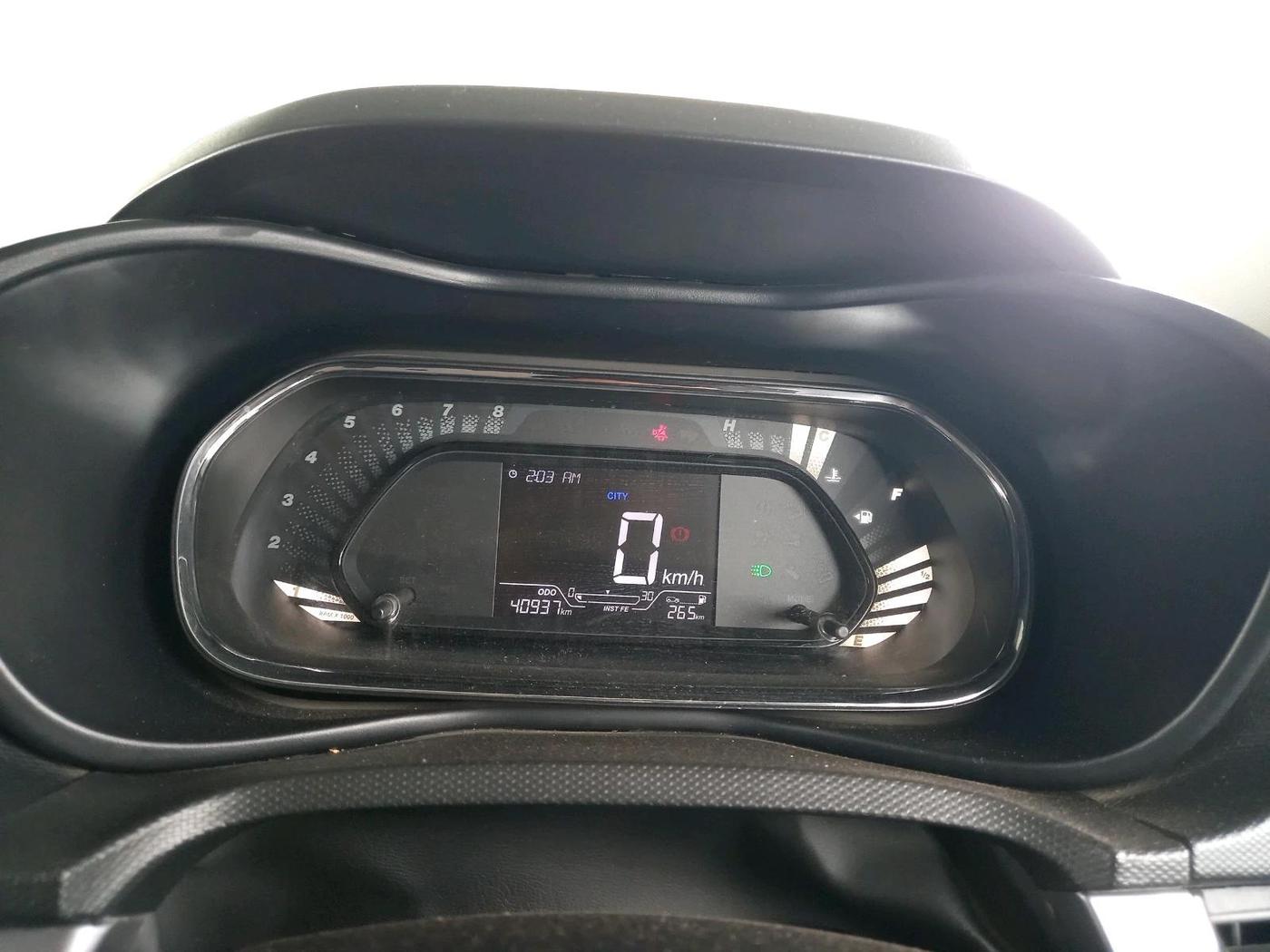 2022 Tata NEXON XE PETROL, CNG, Manual, 40,937 km, interior