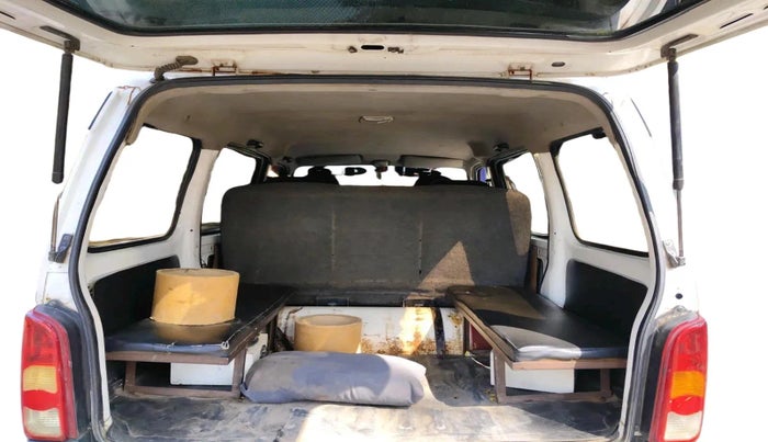 2017 Maruti Eeco 7 STR, CNG, Manual, 1,32,250 km, exterior