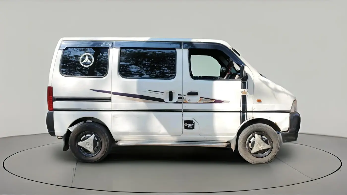 2017 Maruti Eeco 7 STR, CNG, Manual, 1,32,250 km, exterior