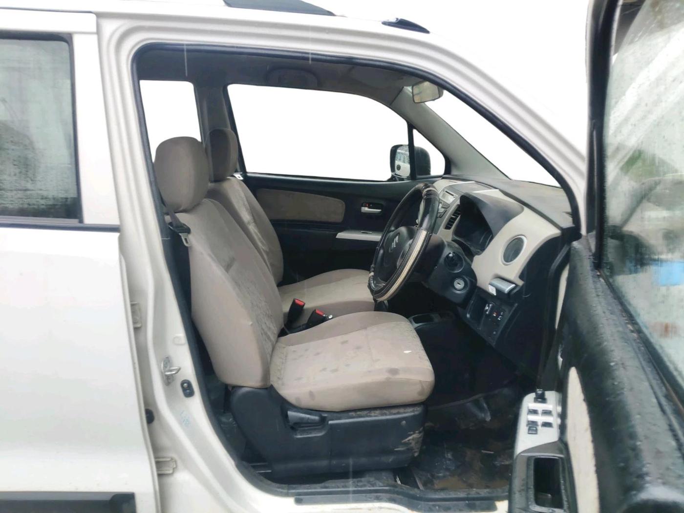 2013 Maruti Wagon R 1.0 VXI, CNG, Manual, 96,439 km, interior
