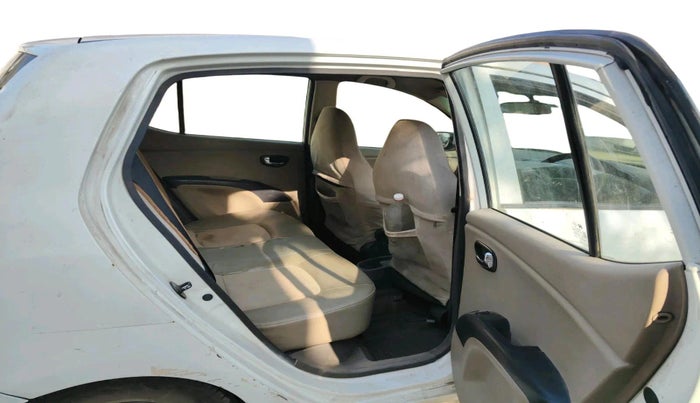 2011 Hyundai i10 MAGNA 1.1, CNG, Manual, 1,64,118 km, interior