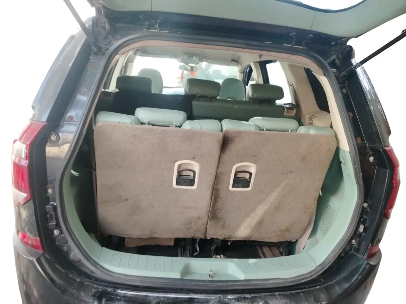 2015 Mahindra XUV500 W6, Diesel, Manual, 1,73,790 km, exterior