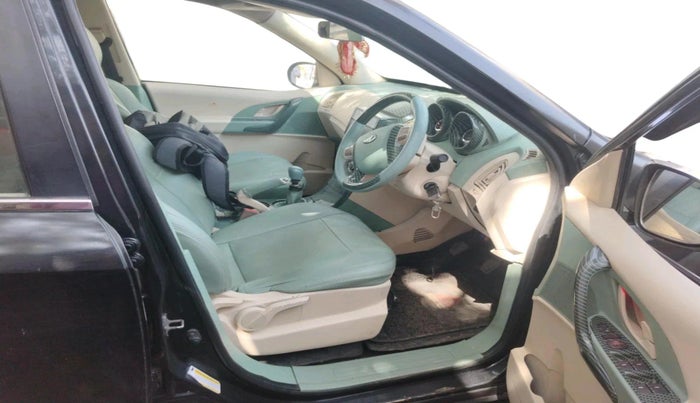 2015 Mahindra XUV500 W6, Diesel, Manual, 1,73,790 km, interior