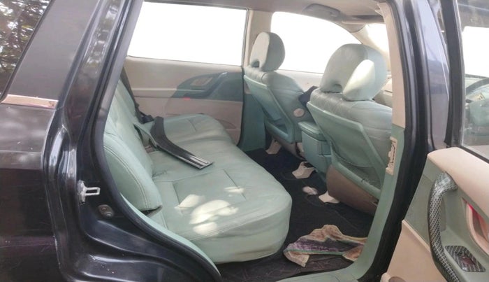 2015 Mahindra XUV500 W6, Diesel, Manual, 1,73,790 km, interior