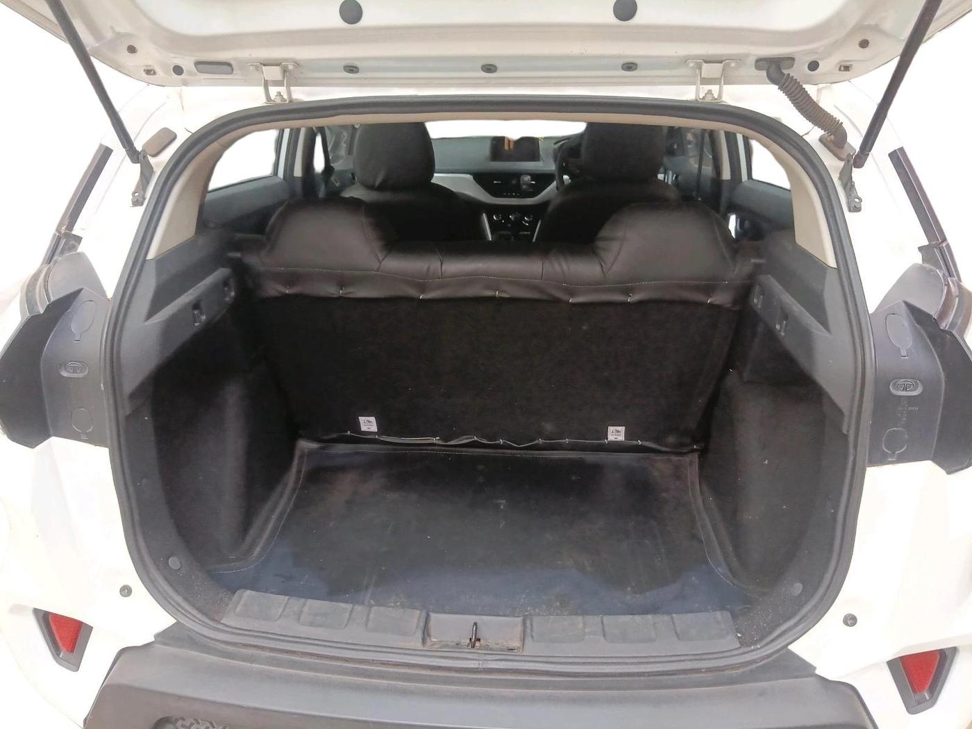 2023 Tata NEXON XM PLUS SUNROOF PETROL, Petrol, Manual, 30,981 km, exterior