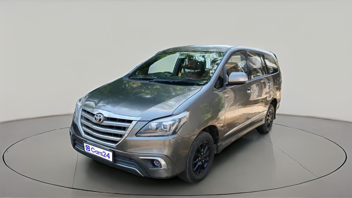 Used 2013 Toyota Innova 2.5 VX 7 STR Manual | Cars24
