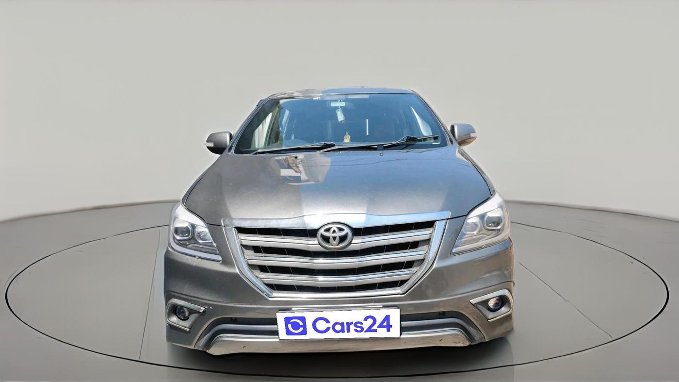 2013 Toyota Innova 2.5 VX 7 STR, Diesel, Manual, 2,13,476 km, exterior