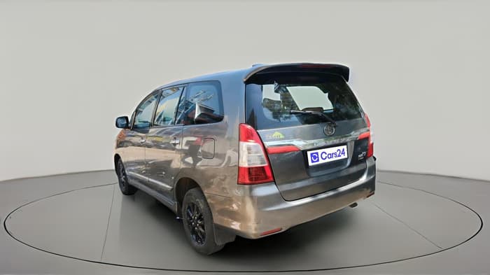 2013 Toyota Innova 2.5 VX 7 STR, Diesel, Manual, 2,13,476 km, exterior