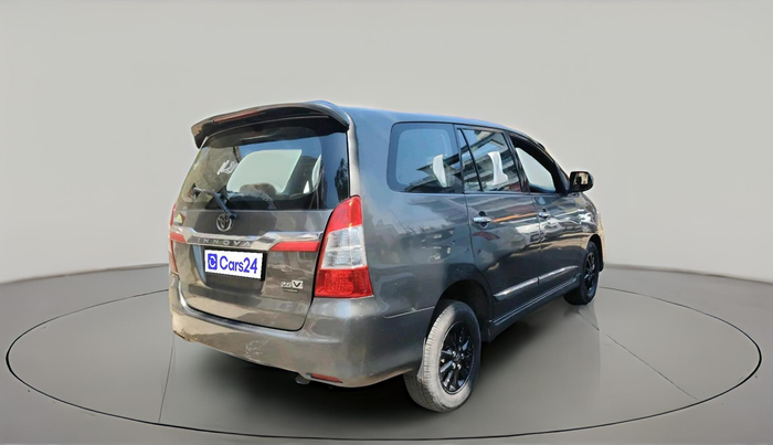 2013 Toyota Innova 2.5 VX 7 STR, Diesel, Manual, 2,13,476 km, exterior