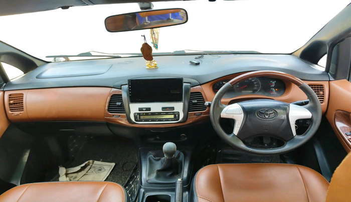2013 Toyota Innova 2.5 VX 7 STR, Diesel, Manual, 2,13,476 km, interior
