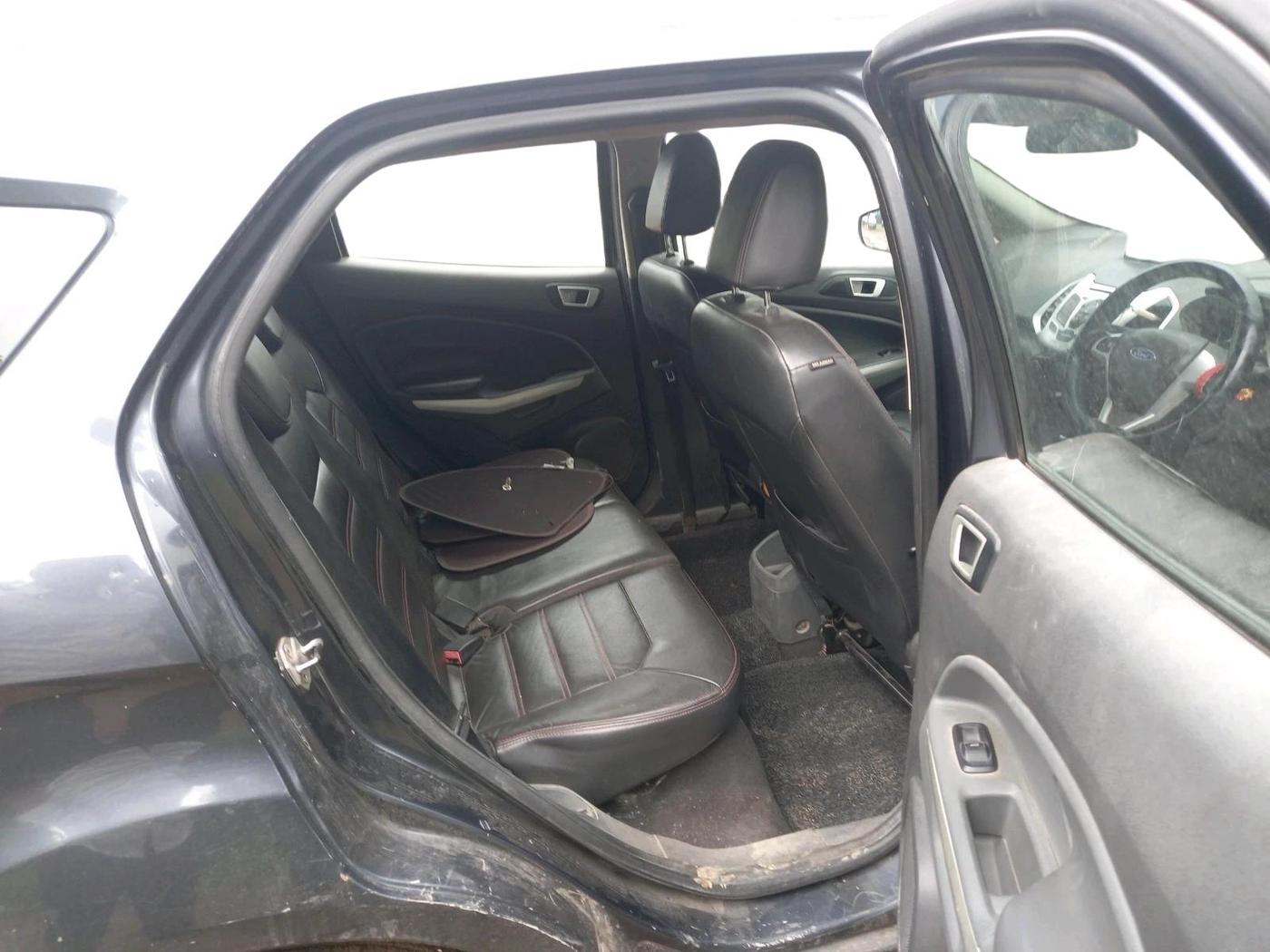 2014 Ford Ecosport TITANIUM 1.5L DIESEL, Diesel, Manual, 1,59,060 km, interior