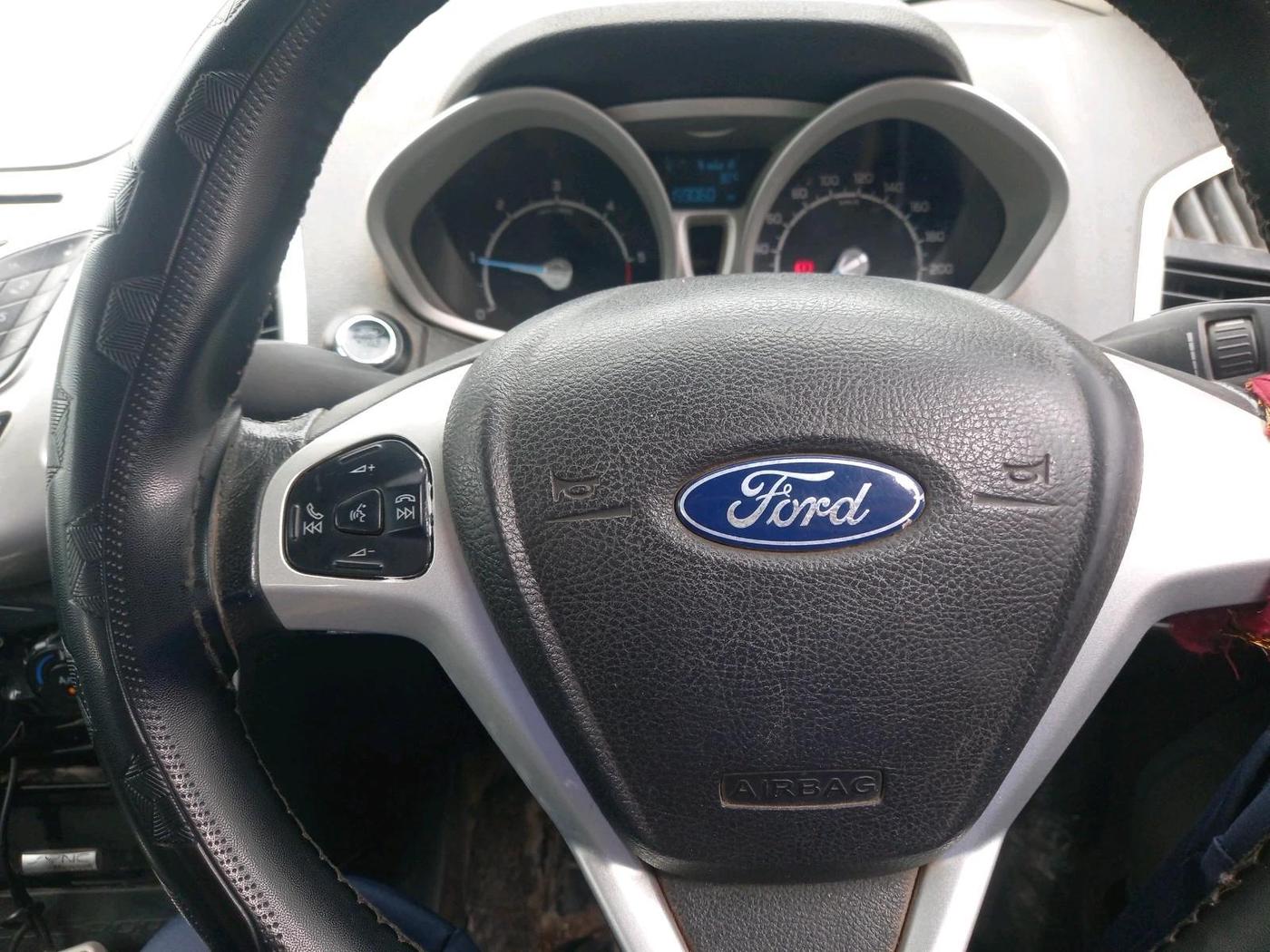 2014 Ford Ecosport TITANIUM 1.5L DIESEL, Diesel, Manual, 1,59,060 km, interior