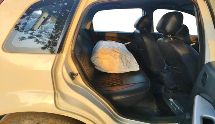 2014 Ford Figo TITANIUM 1.4 DIESEL, Diesel, Manual, 2,21,017 km, interior