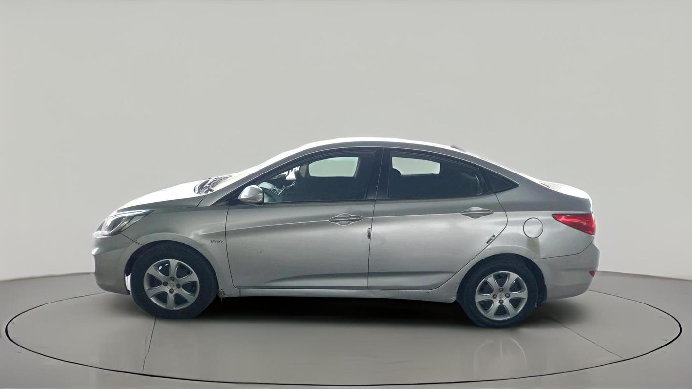 2011 Hyundai Verna FLUIDIC 1.6 VTVT EX, CNG, Manual, 2,21,654 km, exterior