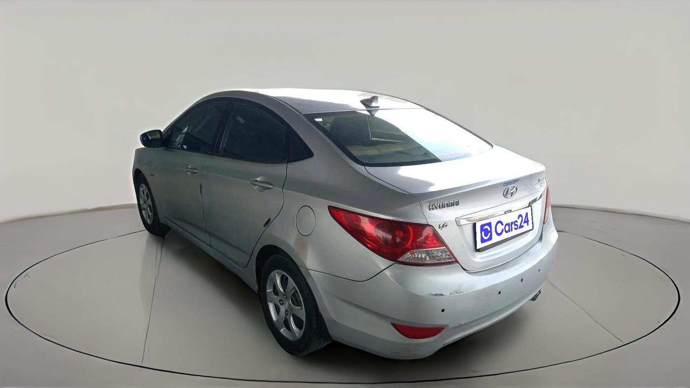 2011 Hyundai Verna FLUIDIC 1.6 VTVT EX, CNG, Manual, 2,21,654 km, exterior