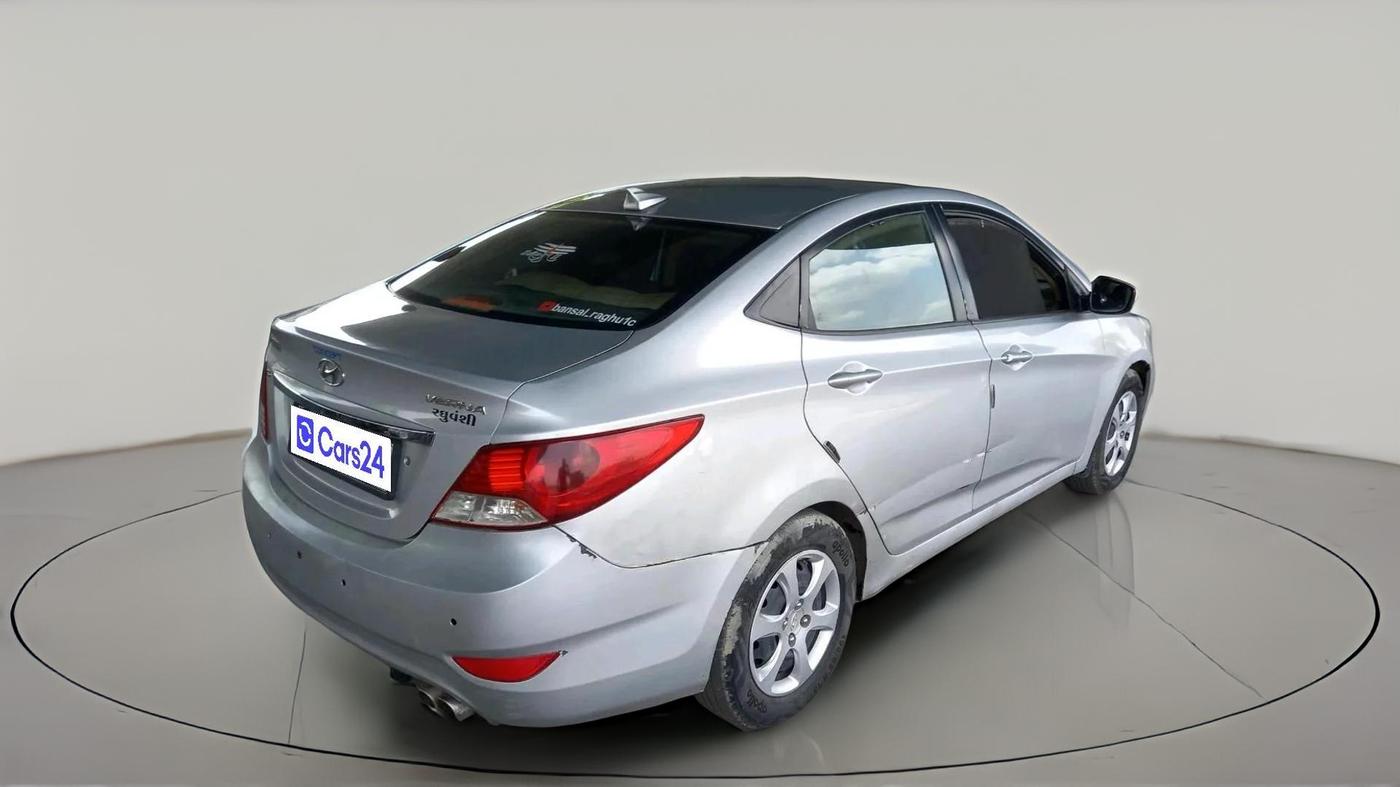 2011 Hyundai Verna FLUIDIC 1.6 VTVT EX, CNG, Manual, 2,21,654 km, exterior