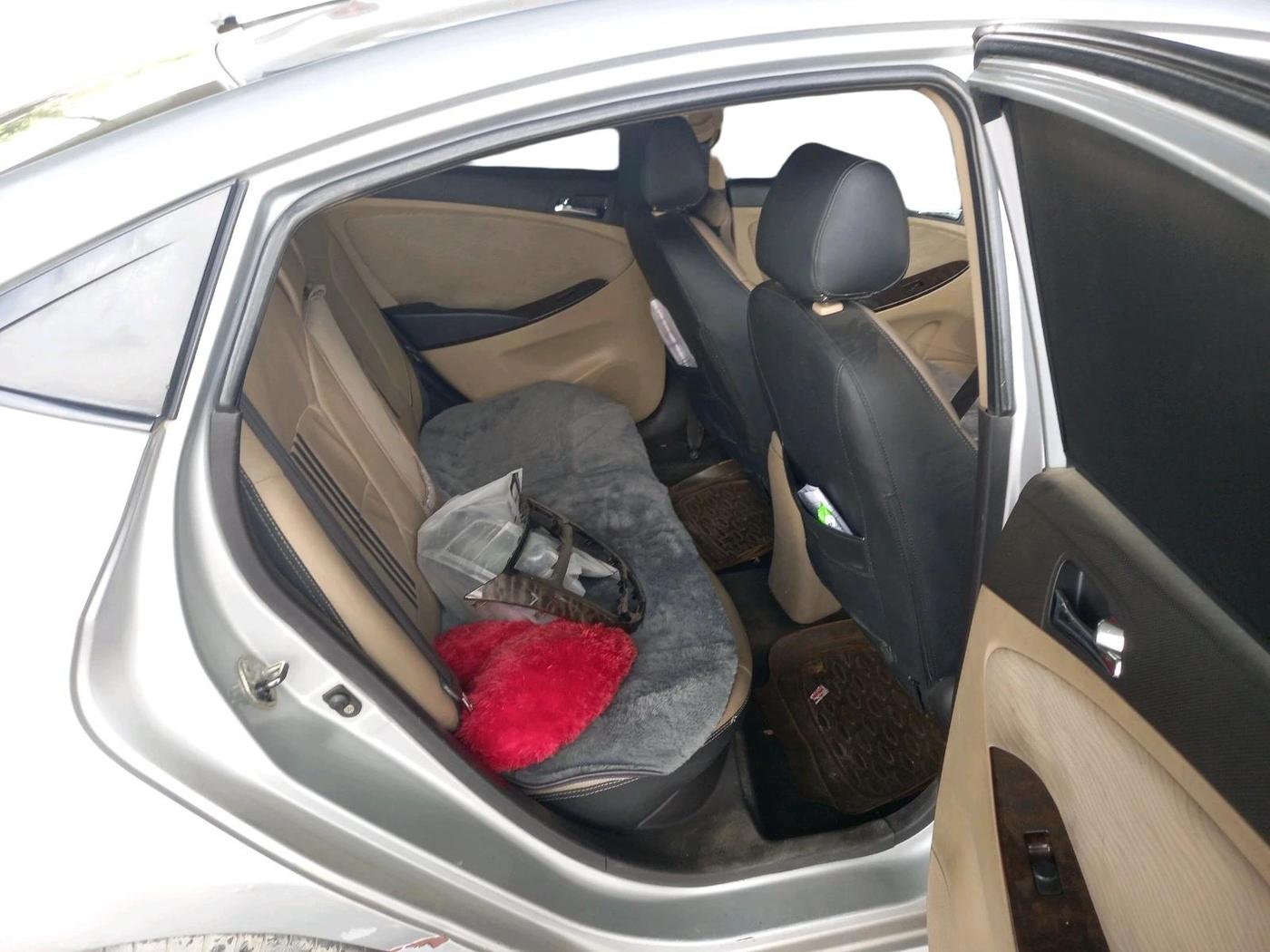 2011 Hyundai Verna FLUIDIC 1.6 VTVT EX, CNG, Manual, 2,21,654 km, interior