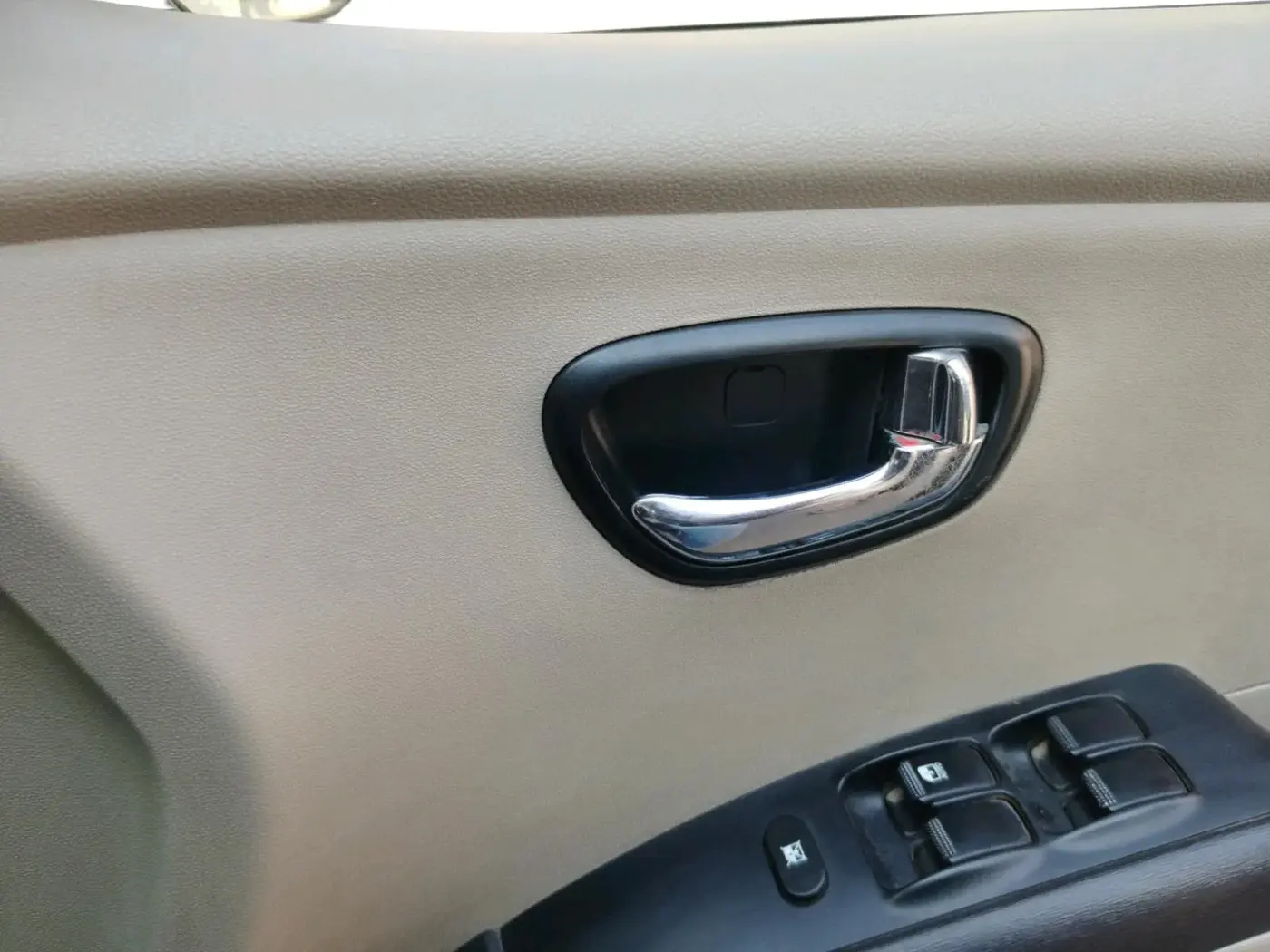 2013 Hyundai i10 SPORTZ 1.1, CNG, Manual, 91,086 km, interior