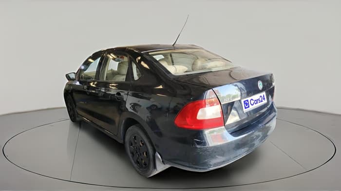 2012 Skoda Rapid AMBITION 1.6 TDI CR MT, Diesel, Manual, 1,73,108 km, exterior