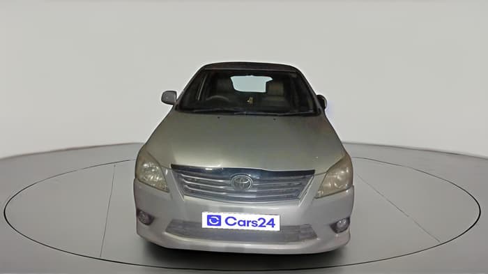 2012 Toyota Innova GX 2.5 8 STR, Diesel, Manual, 2,18,119 km, exterior