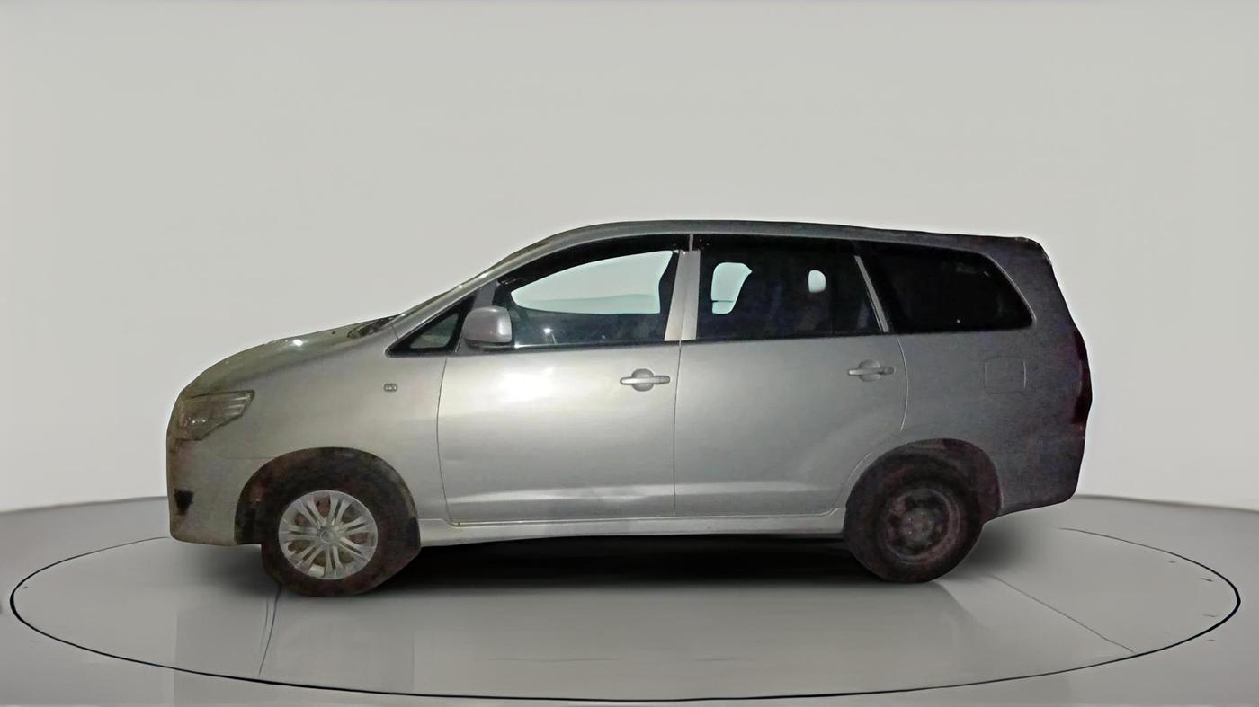 2012 Toyota Innova GX 2.5 8 STR, Diesel, Manual, 2,18,119 km, exterior