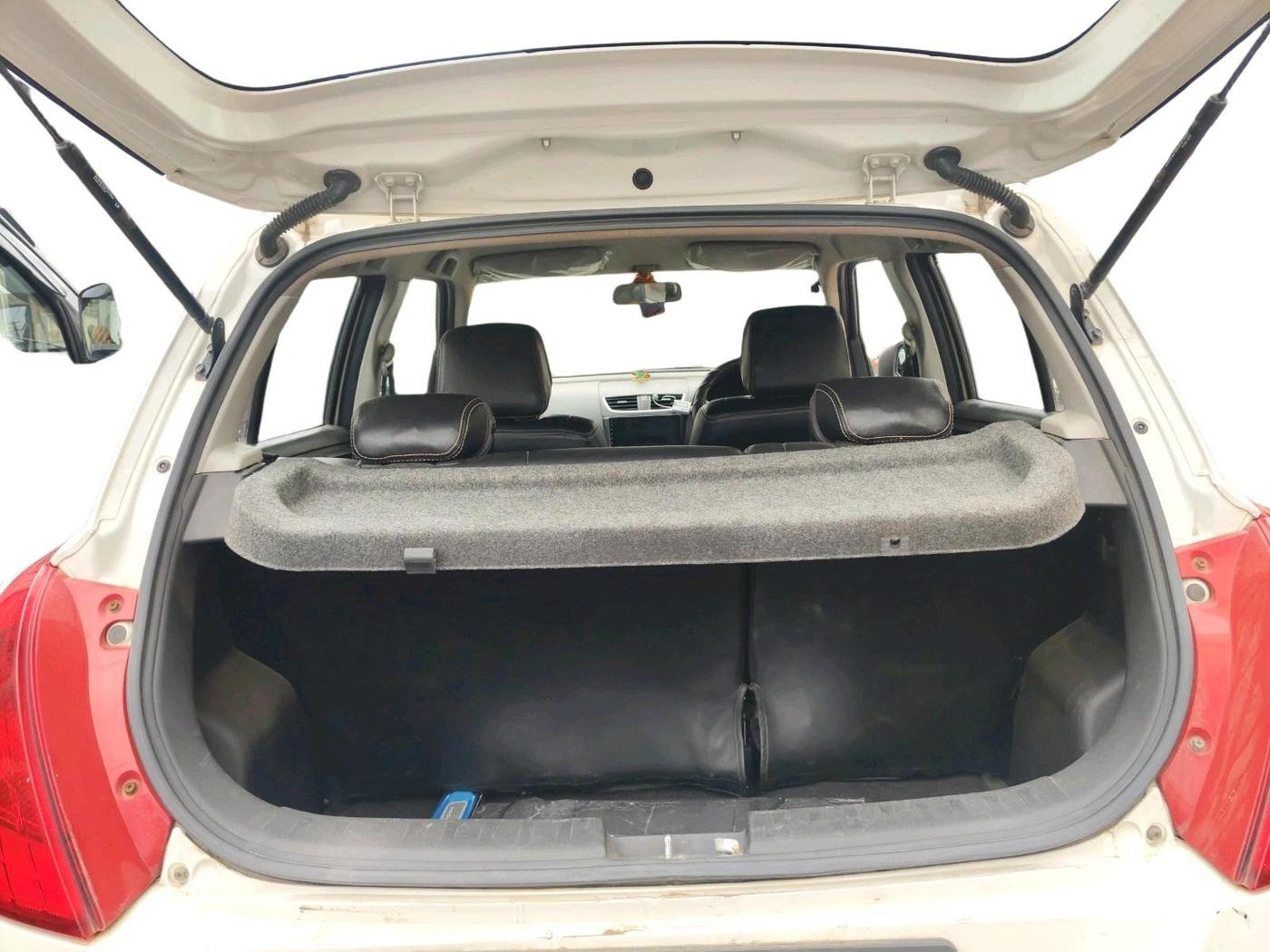 2017 Maruti Swift VXI, Petrol, Manual, 57,402 km, exterior