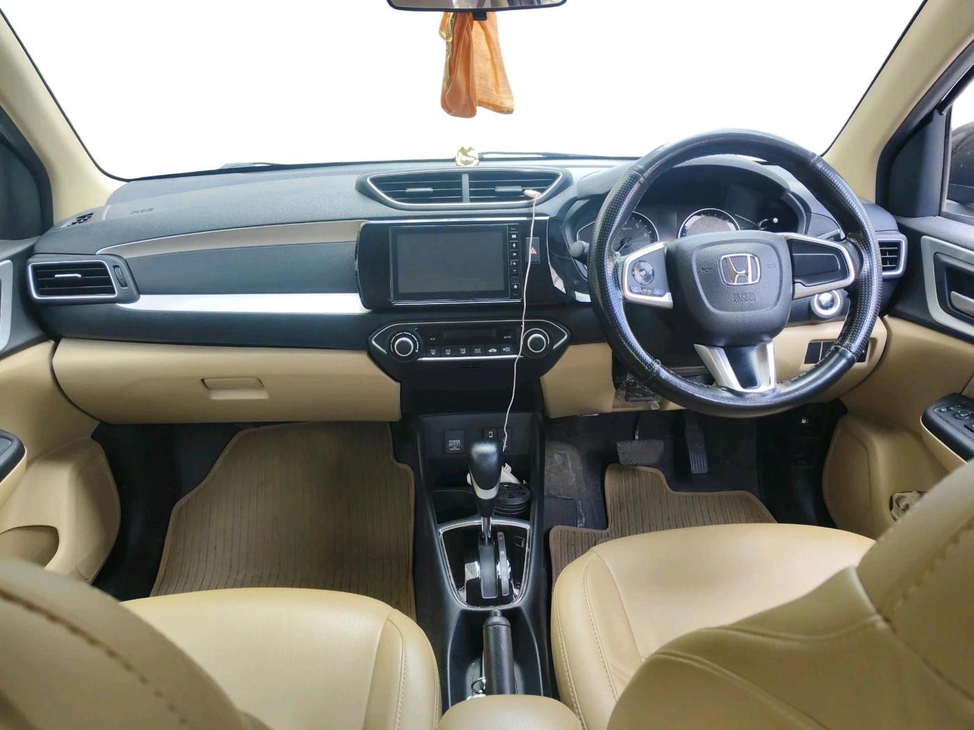 2022 Honda Amaze 1.2L I-VTEC VX CVT, Petrol, Automatic, 18,819 km, interior
