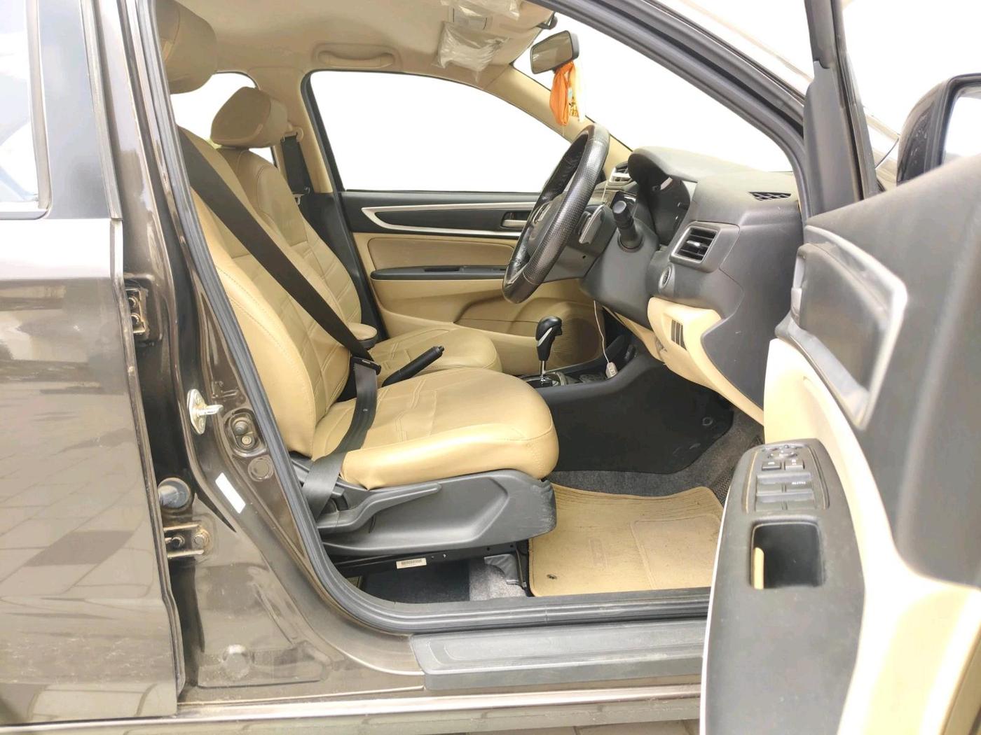 2022 Honda Amaze 1.2L I-VTEC VX CVT, Petrol, Automatic, 18,819 km, interior