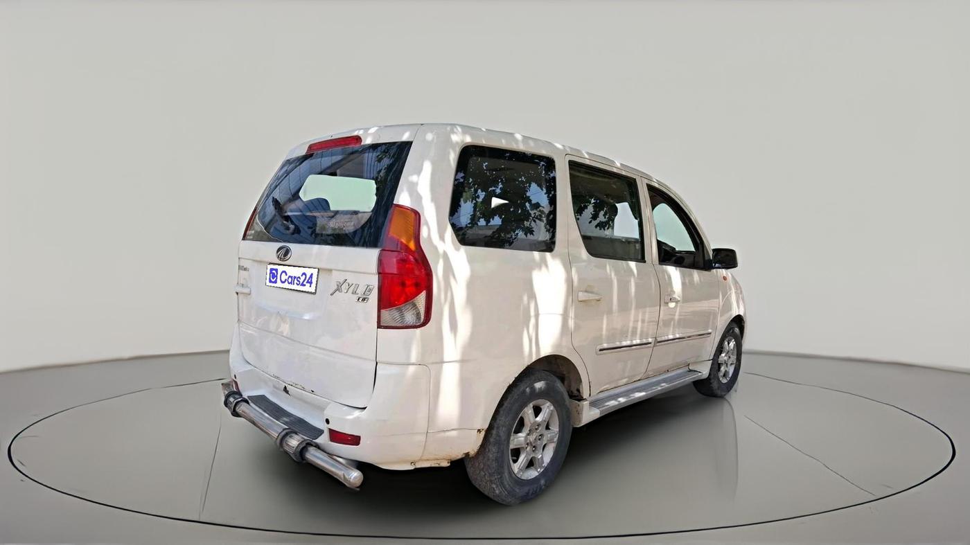 2011 Mahindra Xylo E8 BS III, Diesel, Manual, 1,30,824 km, exterior