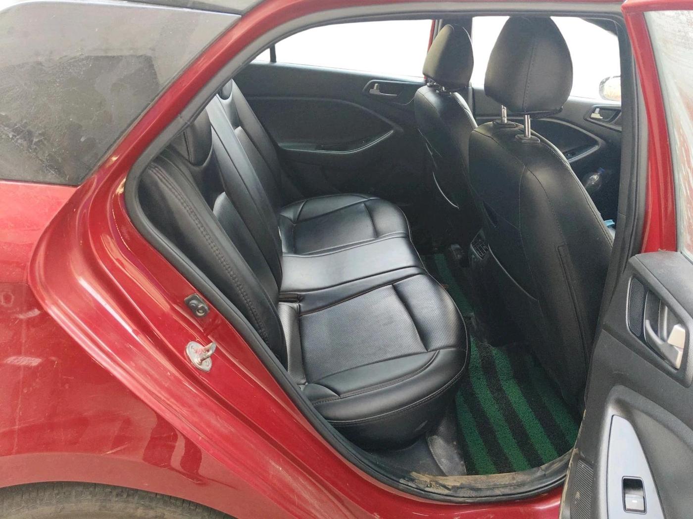 2017 Hyundai Elite i20 ASTA 1.2 DUAL TONE, CNG, Manual, 77,715 km, interior