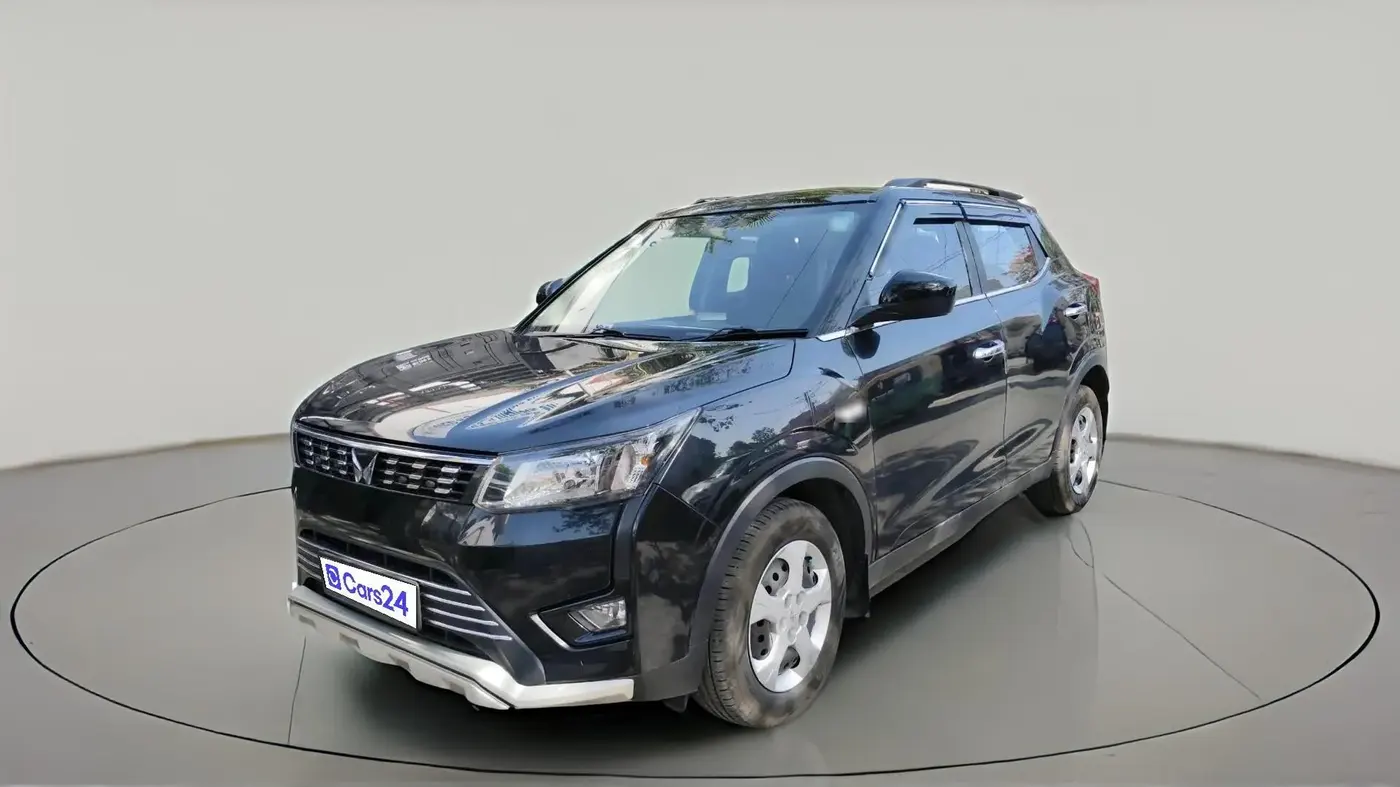 2023 Mahindra XUV300 W6 1.2 PETROL, Petrol, Manual, 39,085 km, exterior