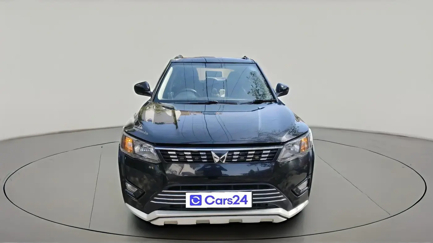 2023 Mahindra XUV300 W6 1.2 PETROL, Petrol, Manual, 39,085 km, exterior