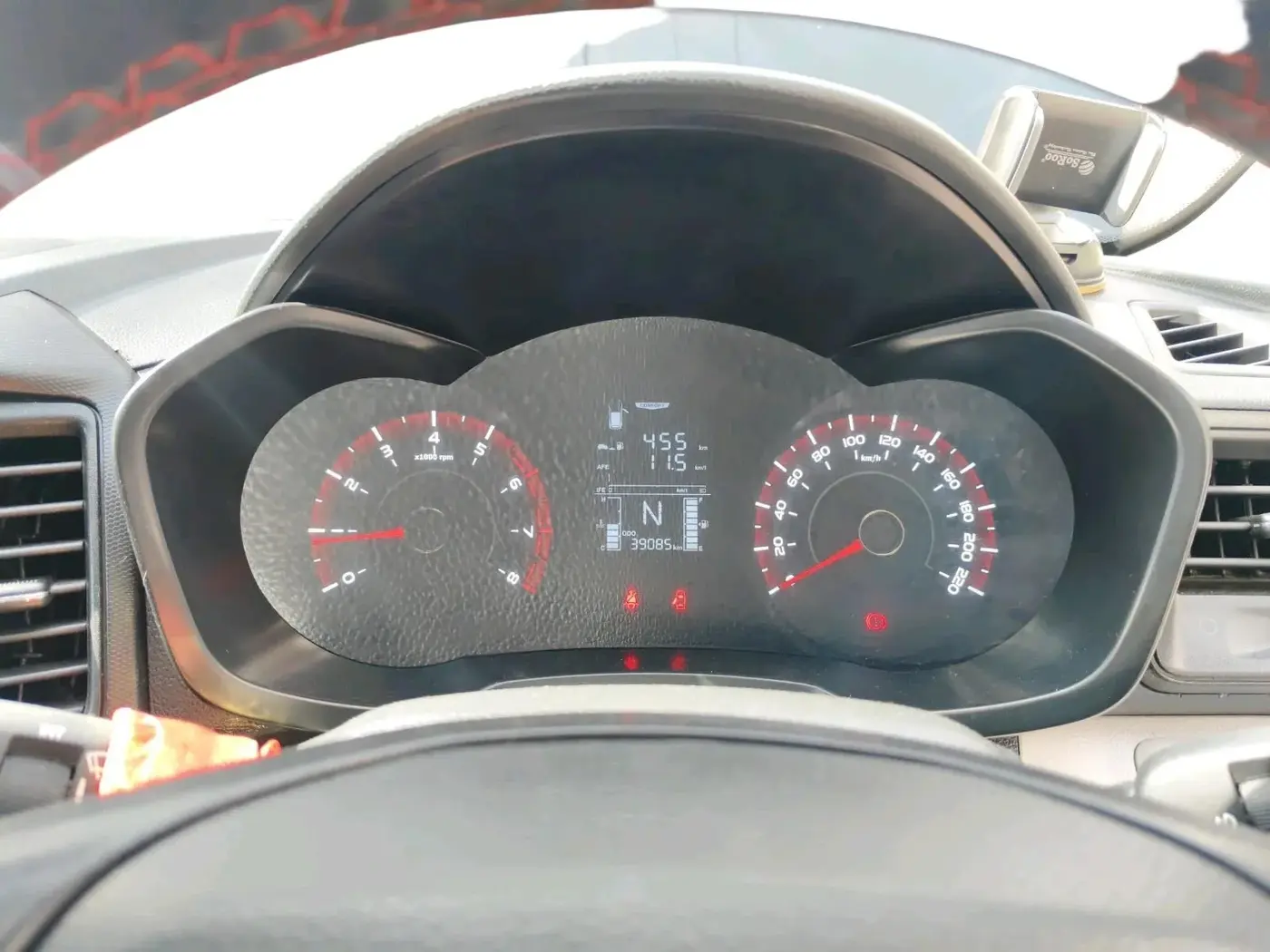 2023 Mahindra XUV300 W6 1.2 PETROL, Petrol, Manual, 39,085 km, interior