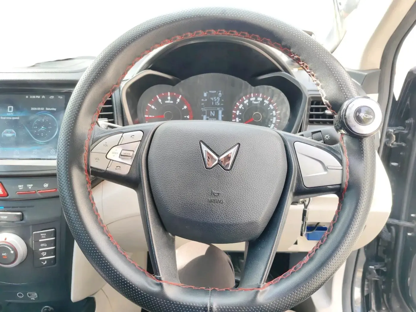 2023 Mahindra XUV300 W6 1.2 PETROL, Petrol, Manual, 39,085 km, interior