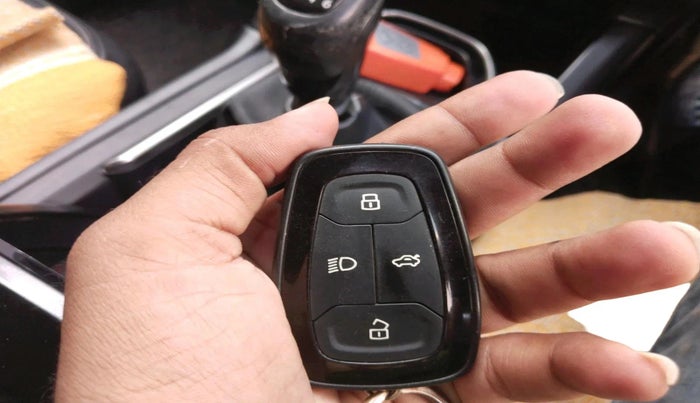 2020 Tata Harrier XT 2.0L KRYOTEC, Diesel, Manual, 48,495 km, interior