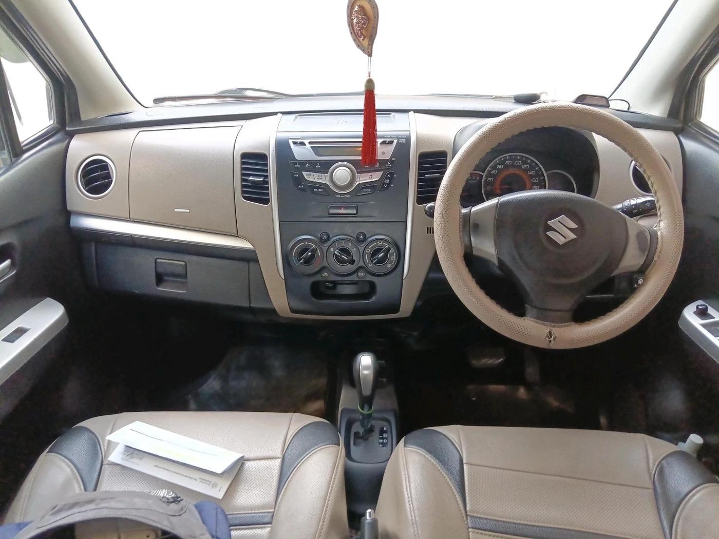 2016 Maruti Wagon R 1.0 VXI AMT, CNG, Automatic, 91,331 km, interior