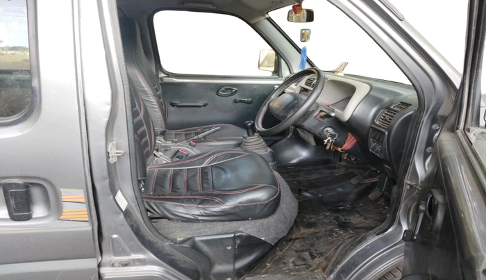 2017 Maruti Eeco 5 STR WITH A/C+HTR, CNG, Manual, 88,581 km, interior
